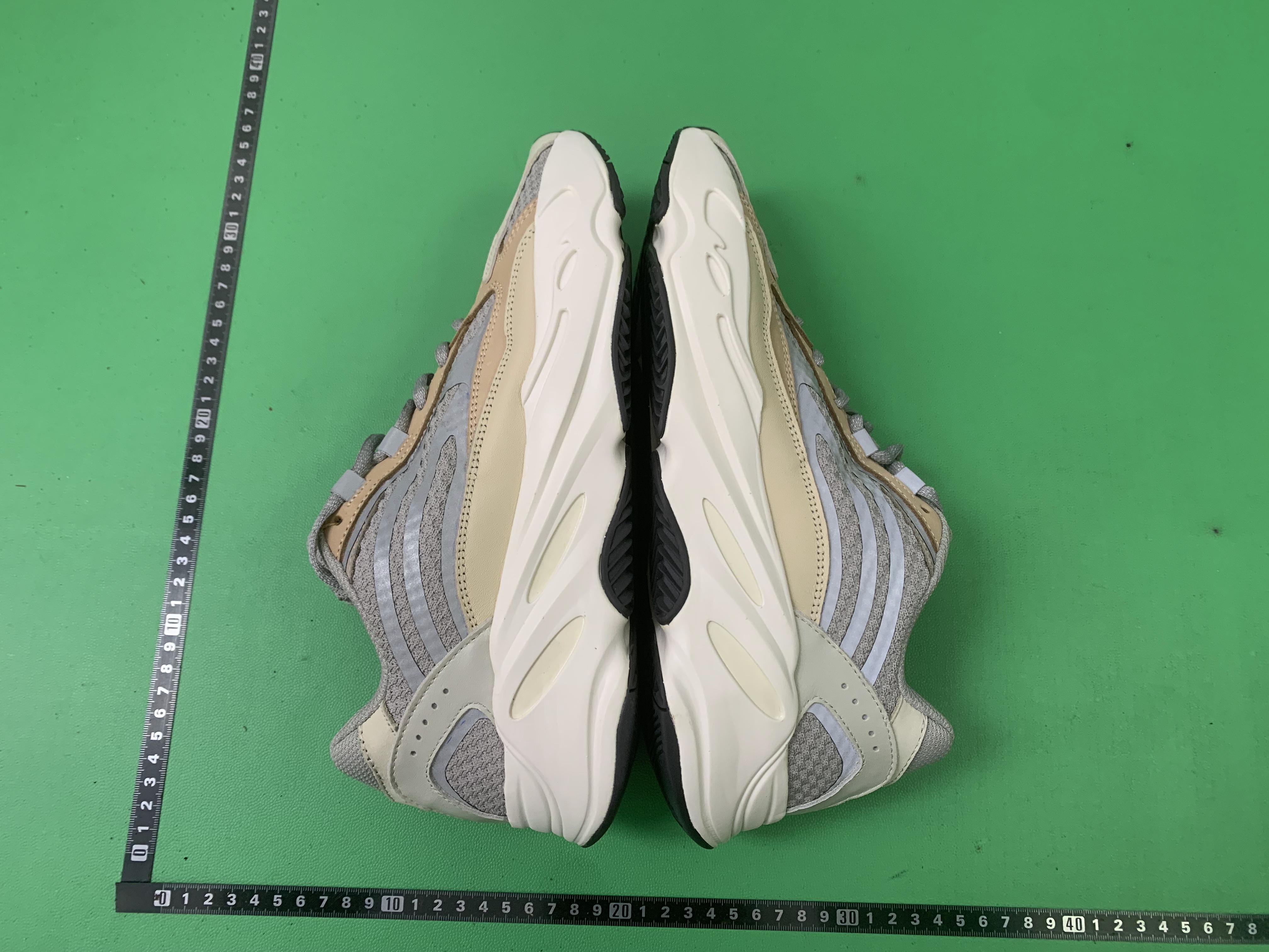 LW Batch Yeezy BooSst 700 -3