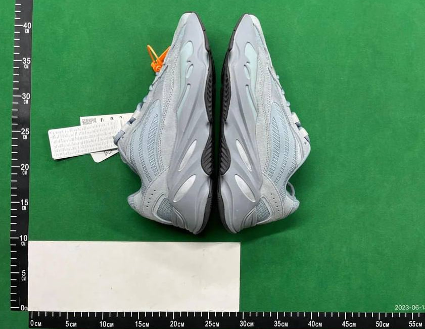 LW  Batch  adidas Yeezy Boost 700 -5