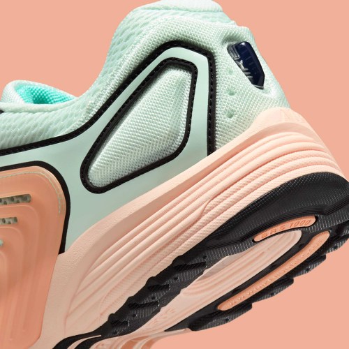 The Nike Pegasus Wave “Barely Green” Dips Into Tropical Waters(pic7)